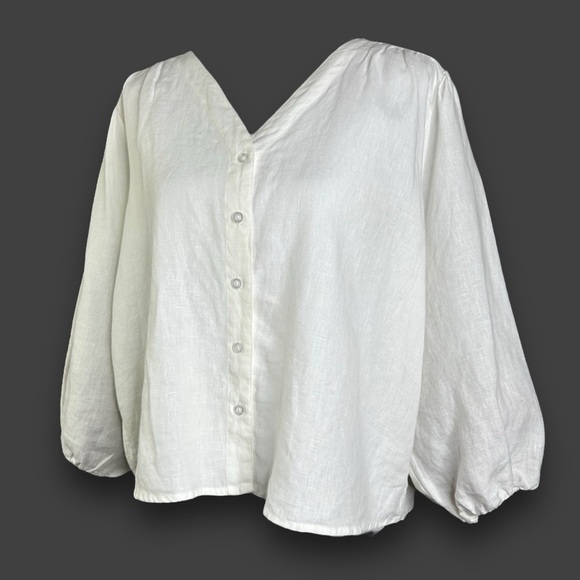 Elegant White Blouse - Picture 2 of 7